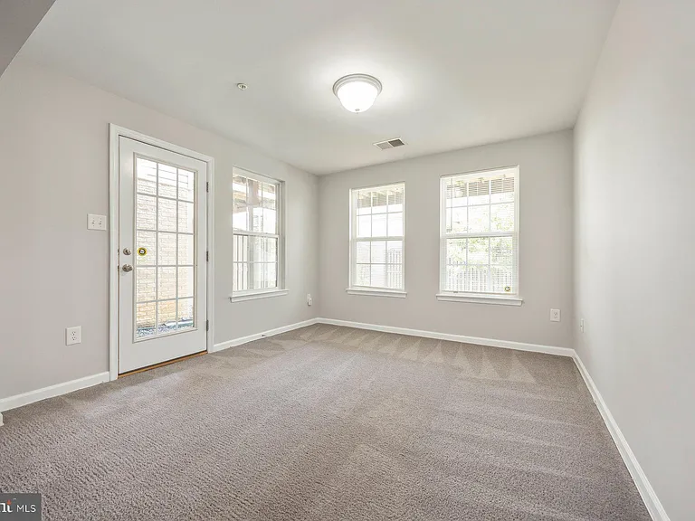 947 Chase Walk — Photo 26