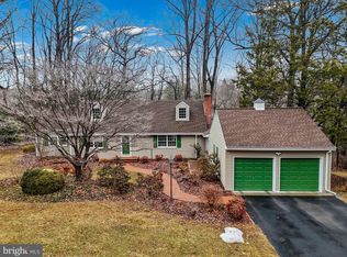 1002 Dixon Dr, Newark, DE 19711