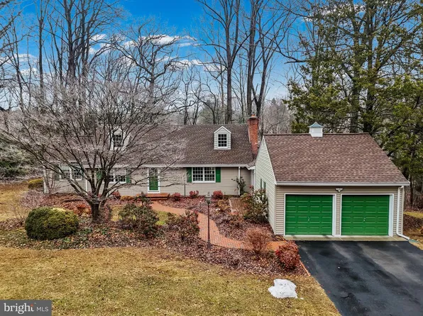 1002 Dixon Dr, Newark, DE 19711