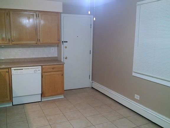 3rd image of 5204 N Oakview Avenue # Second Floor
