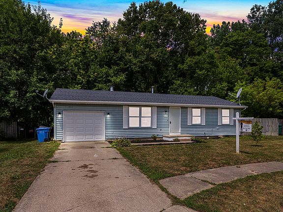 2nd image of 414 Arrowhead Ct