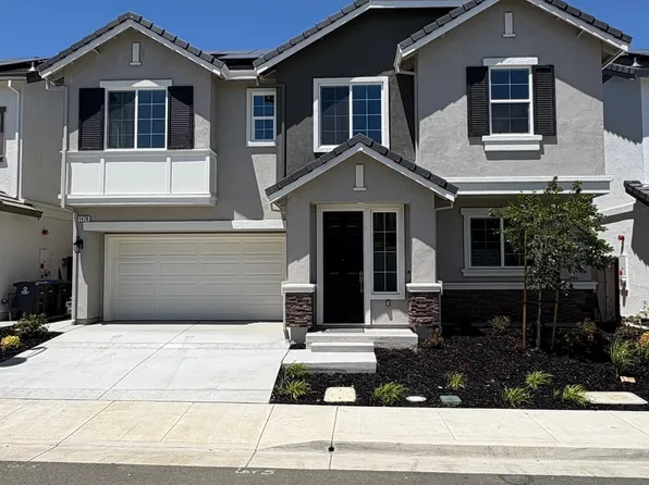 1476 Monument Ln, Fairfield, CA 94533