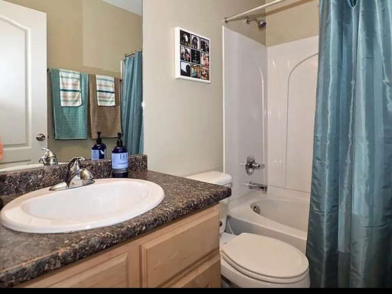 181 W Carrick Dr — Photo 17