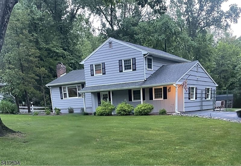 1st image of 21 Claire Dr