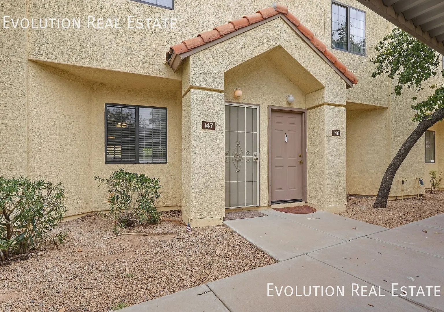 2BR/2.5BA Gated Condo in Mesa All Utilities Included $1,500/month — Photo 1