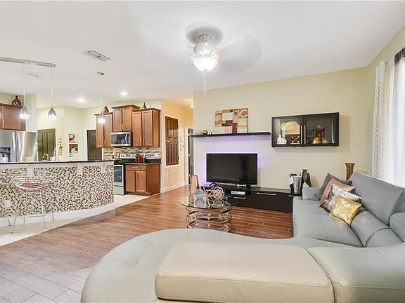 5th image of 4737 Blackthorn Cir