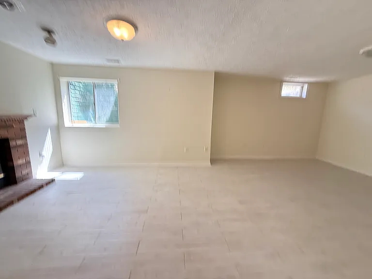 235 Eisenhower Ct — Photo 17