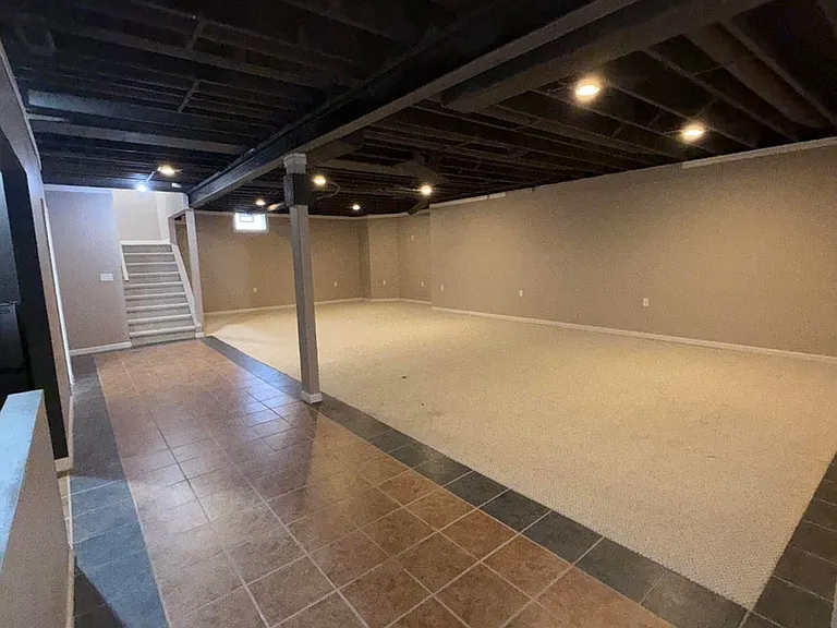 18145 Shoreline Ct — Photo 33