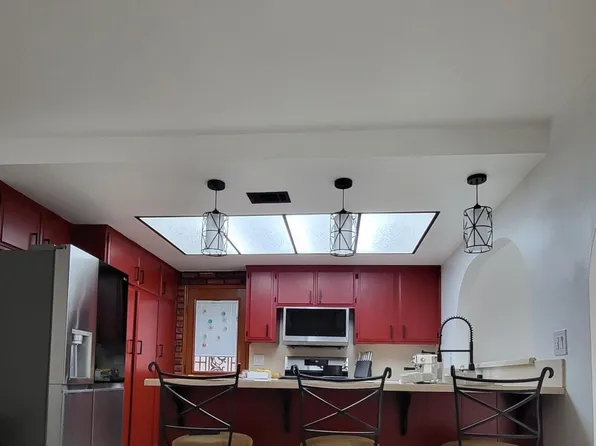 27864 Stratford St, Highland, CA 92346