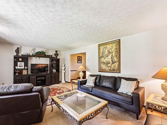 5th image of 13898 Woodsedge Ct