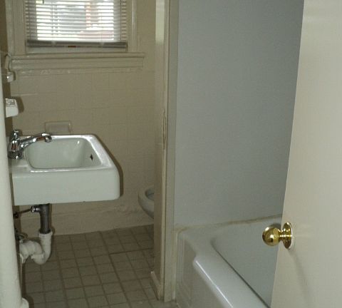 5th image of 4601 Blaine St NE APT 3