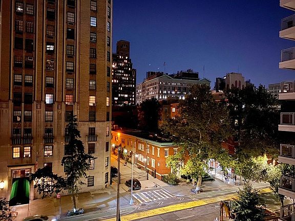 3rd image of 2 5th Ave APT 6N