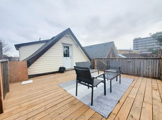 77 Victoria Ave N #4, Hamilton, ON