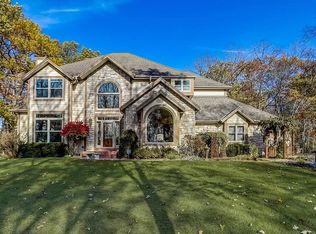 S110W16332 Union Church Dr, Muskego, WI 53150