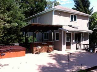 206 Elder Ln, Fox River Grove, IL 60021