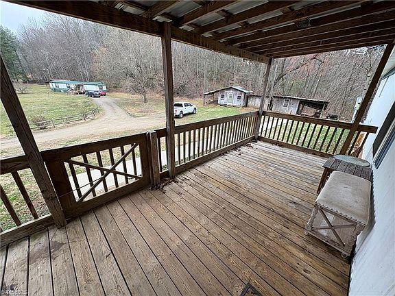 3rd image of 329 Graystone Rd