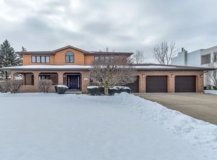 7201 Southwick Dr, Frankfort, IL 60423