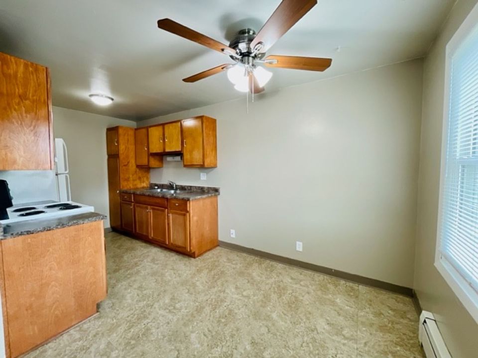 1st image of 805 Shawano Ave Unit 3
