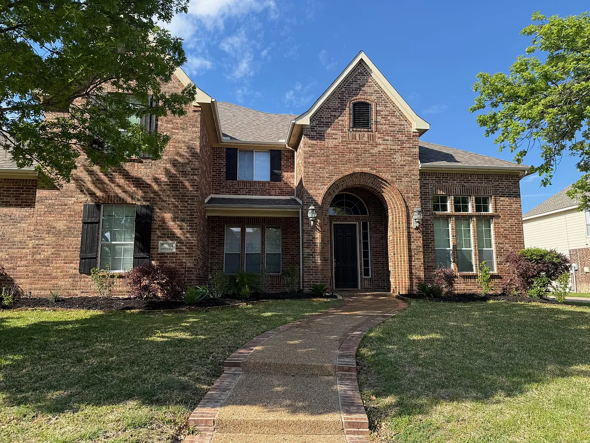 Building Photo - 321 Greenfield Dr