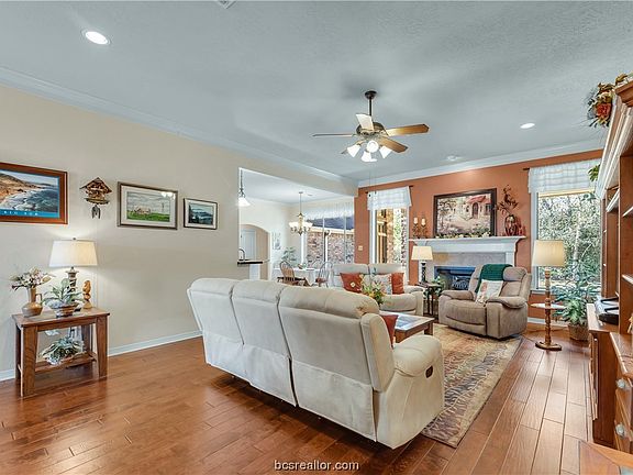 4th image of 11806 Great Oaks Dr