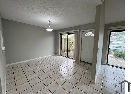 9103 Green Meadows Way — Photo 7