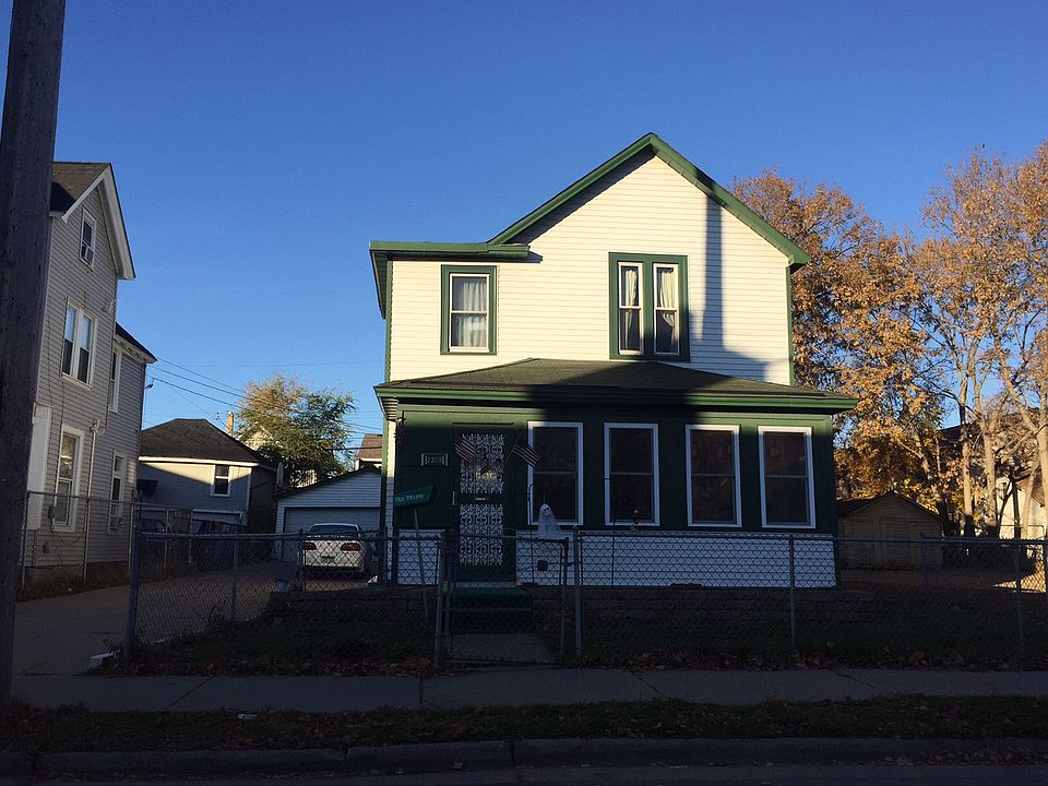 2nd image of 2208 Oakland Ave