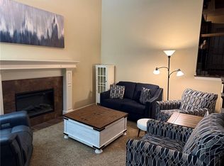 817 W Rader St, Lone Jack, MO 64086
