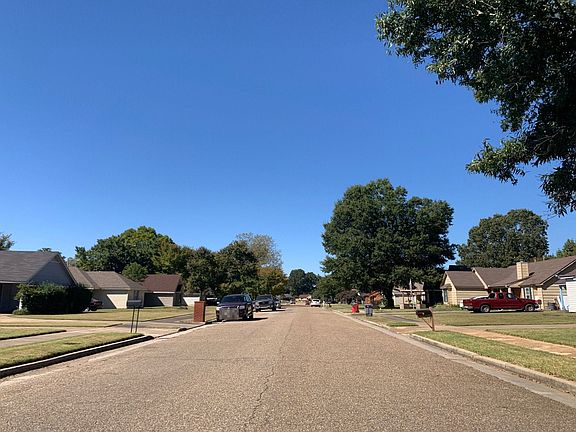 4th image of 6925 Northknoll Ave