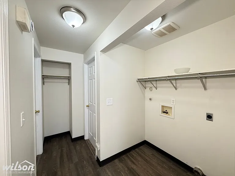 1303 Garfield Ave — Photo 7
