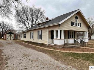 209 S 8th St, Deepwater, MO 64740