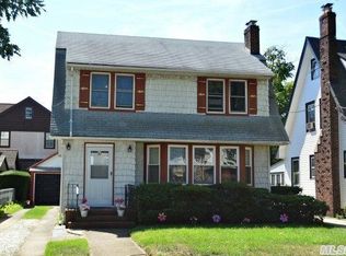 20 Abrams Pl, Lynbrook, NY 11563