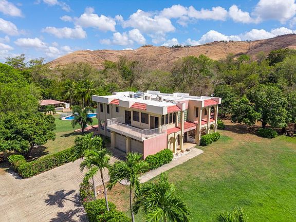 4th image of Ranchos Guayama D7 Calle Julio Irizarry Sec Quebra
