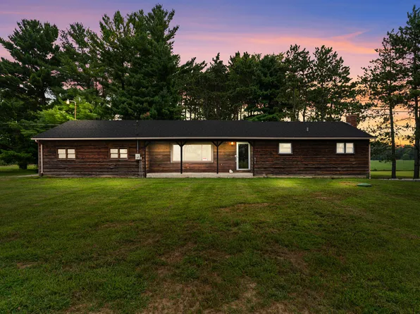 5560 Dewey Rd, Hillsdale, MI 49242