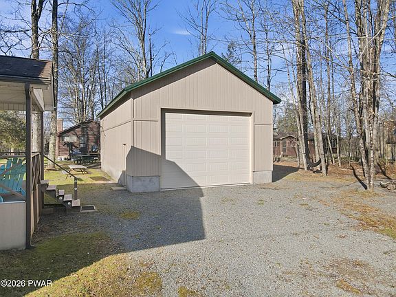 2nd image of 73 Honey Bear Rd