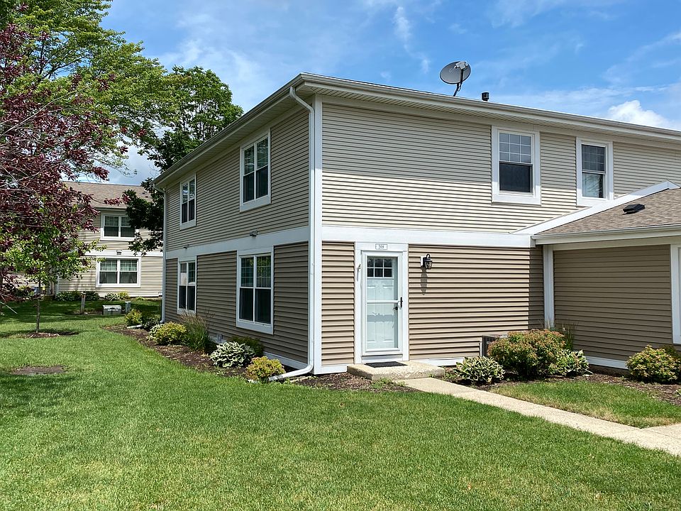1st image of 368 Farmingdale Cir