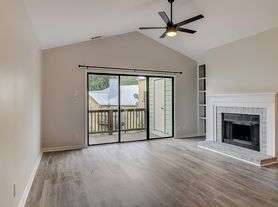 3216 Selwyn Farms Ln, Charlotte, NC