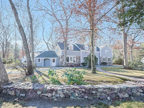 29 Westwood Park Cir, Attleboro, MA 02703