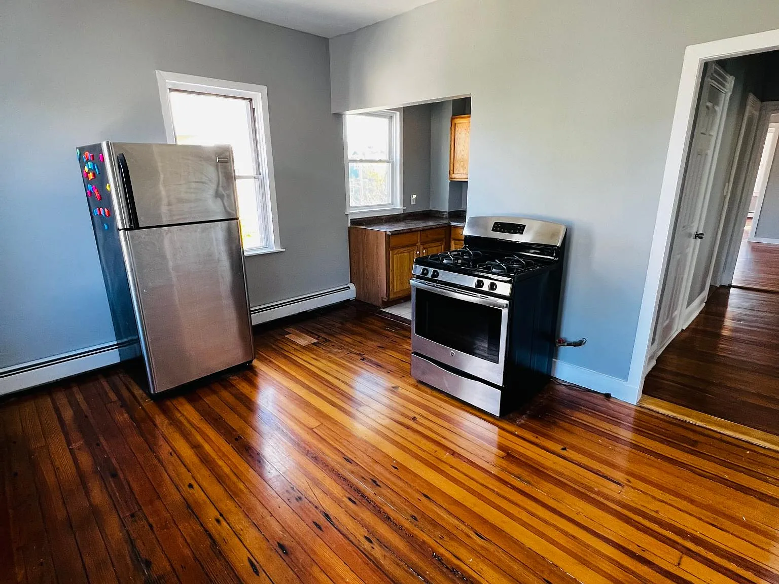 3 bed, 1200 sqft, $2,100 — Photo 4