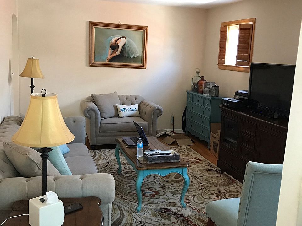 1st image of 2427 Westervelt Ave