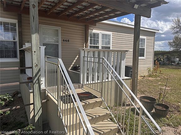 3rd image of 668 Maude Rd