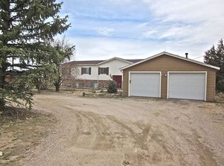 520 N Dutch Valley Rd, Bennett, CO 80102