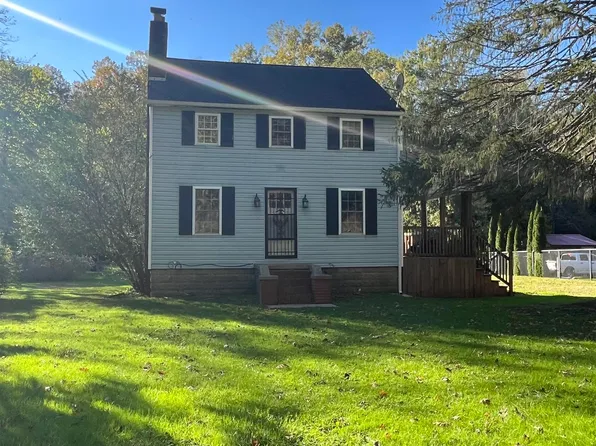 922 Saltwell Rd, Shinnston, WV 26431