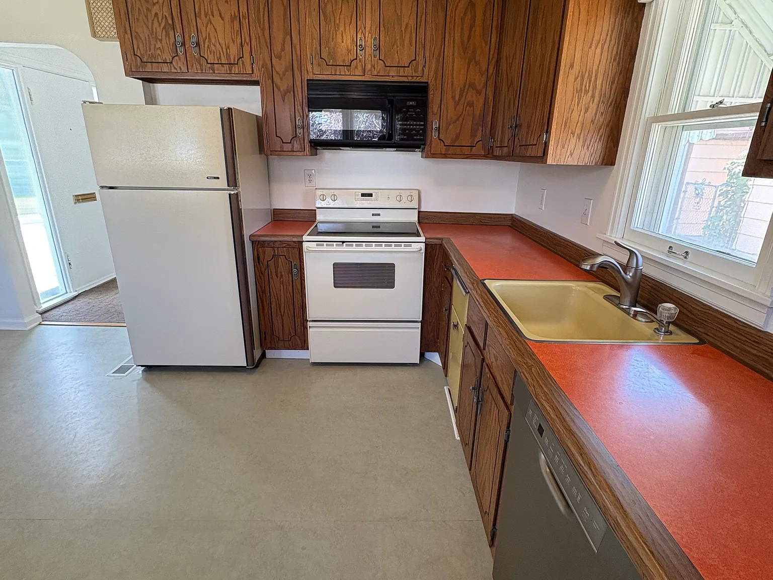 2 bed, 1200 sqft, $1,750 — Photo 4