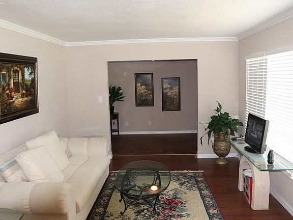 4th image of 2535 Vinson Ave