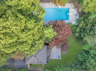 39 Beveridge Rd, Mahwah, NJ 07430