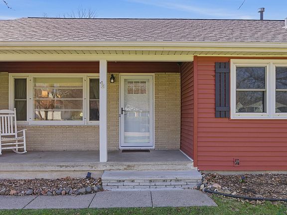 3rd image of 2095 Fairways Ln