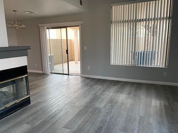3rd image of 2443 Cliffwood Dr