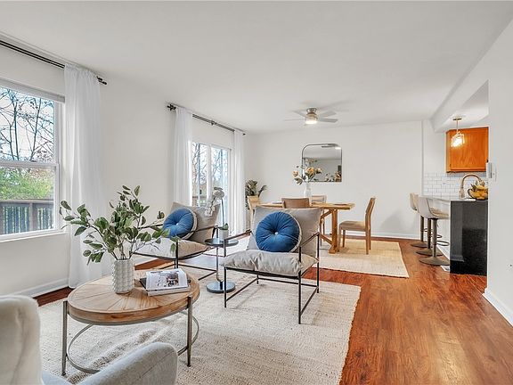 3rd image of 231 Mountain Dr