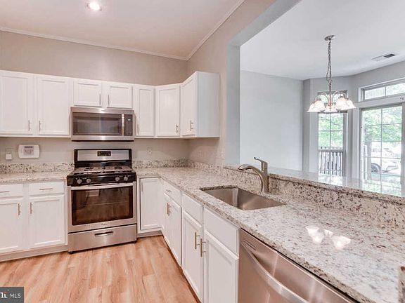 4th image of 46394 Monocacy Sq