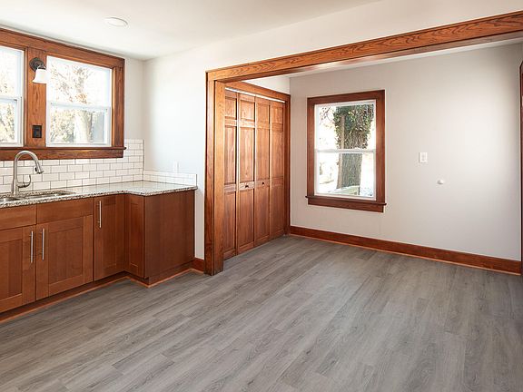 5th image of 3001 Avondale Ave